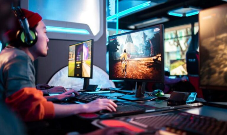How to Become a Games Developer in 2025 – Expert Tips